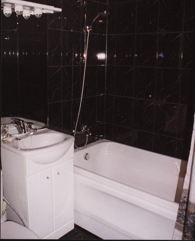 Hotel Service Predslava On Antonovicha Street Kiew Zimmer foto