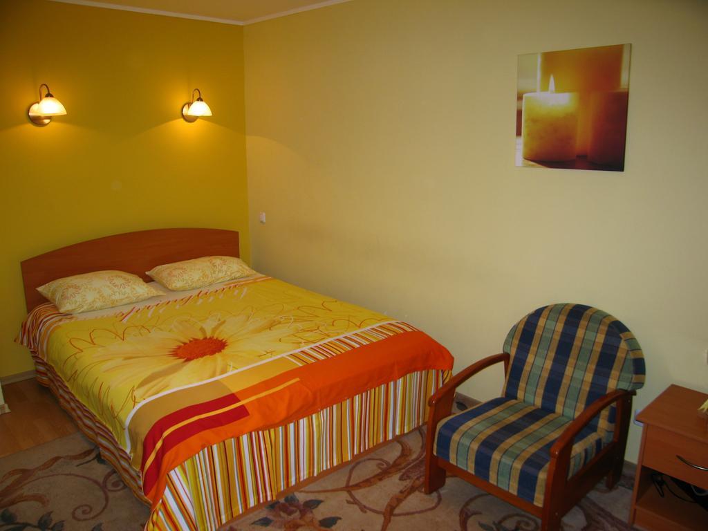 Hotel Service Predslava On Antonovicha Street Kiew Zimmer foto