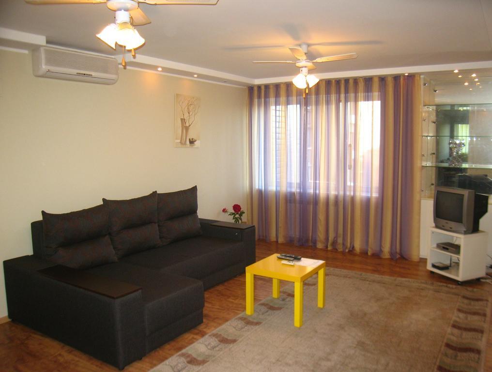 Hotel Service Predslava On Antonovicha Street Kiew Zimmer foto