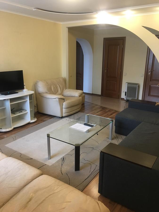 Hotel Service Predslava On Antonovicha Street Kiew Exterior foto